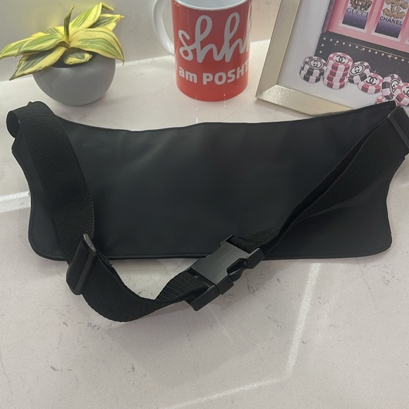 Bloomingdales Martini Glass Logo Flat Black Fanny Pack Bum Sack Waitress Pouch - Picture 7 of 7